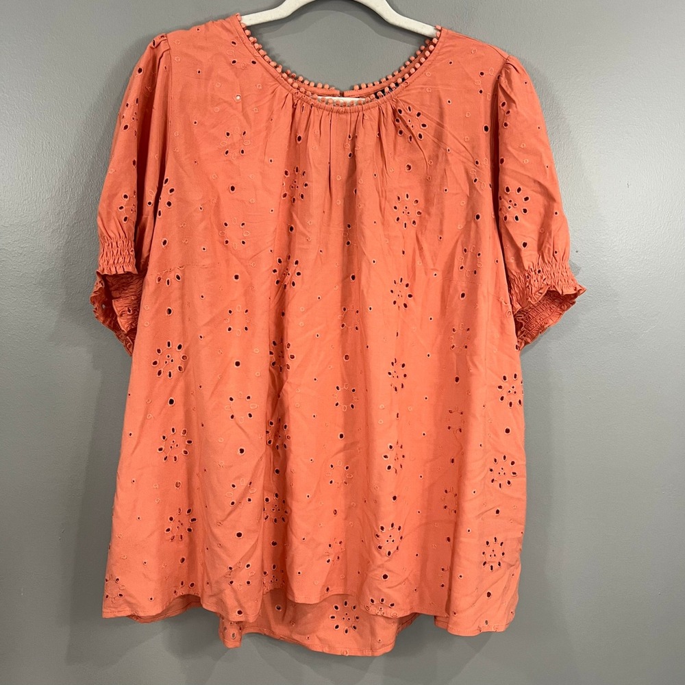 Torrid Blouse Womens 2 Coral Orange Great Eyelet Smocked Puff Sleeve Keyhole